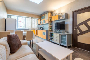 3 bedroom South Park with free parking